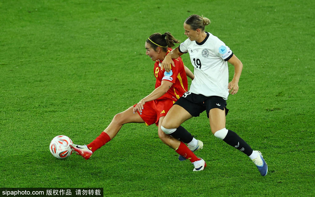 马里奥娜在阿森纳的首个赛季：荣耀与辉煌的传奇之旅