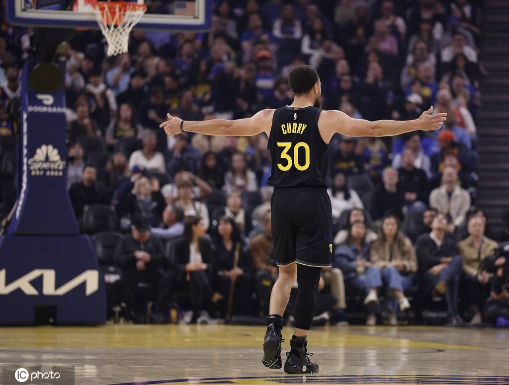 库里19+11巴特勒17分 勇士击败热火4连胜